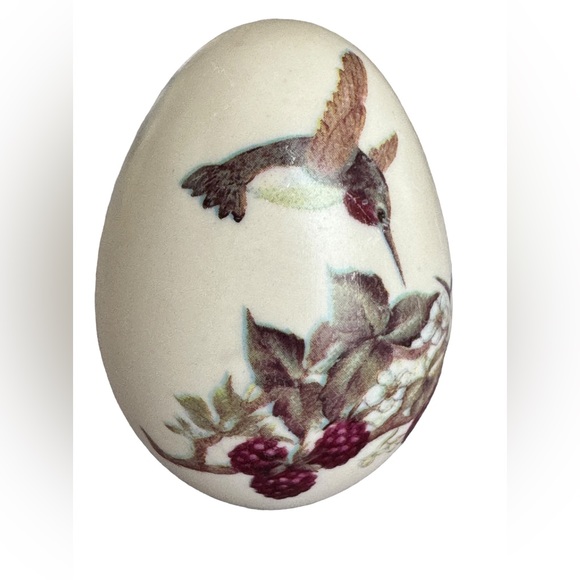 Eggzakly Porcelain Egg Hummingbirds, Bird Nest, & Raspberries by Lois White USA - Picture 1 of 6
